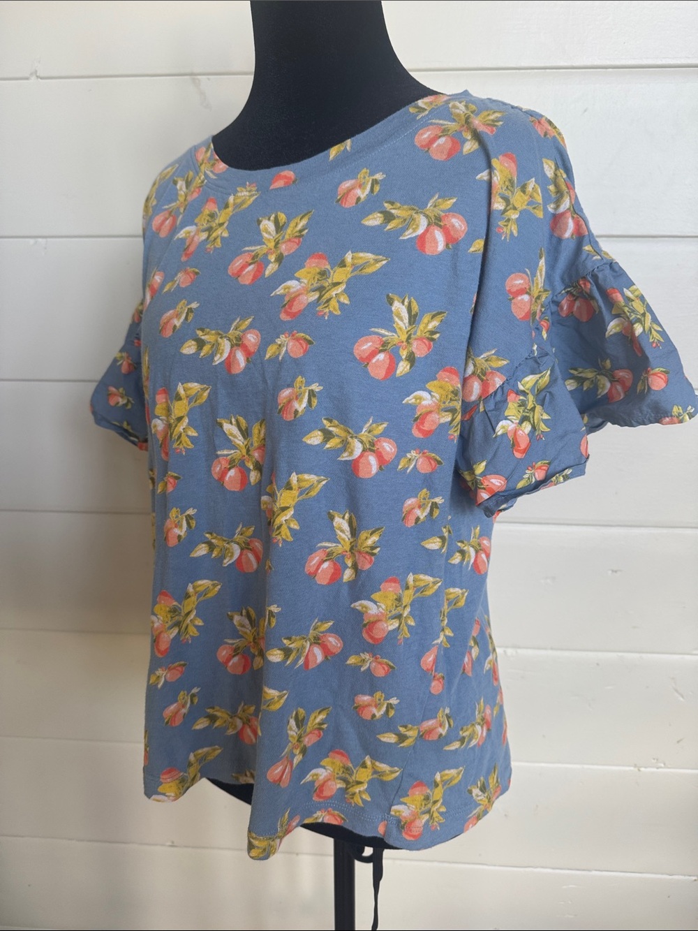LOFT Ann Taylor Blue Peach Print Flutter Sleeve Top Women’s Small Floral Blouse